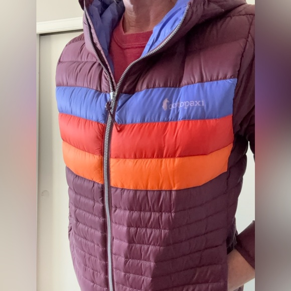 NWOT Cotopaxi Fuego Hooded Down Jacket in Wine - Picture 5 of 16